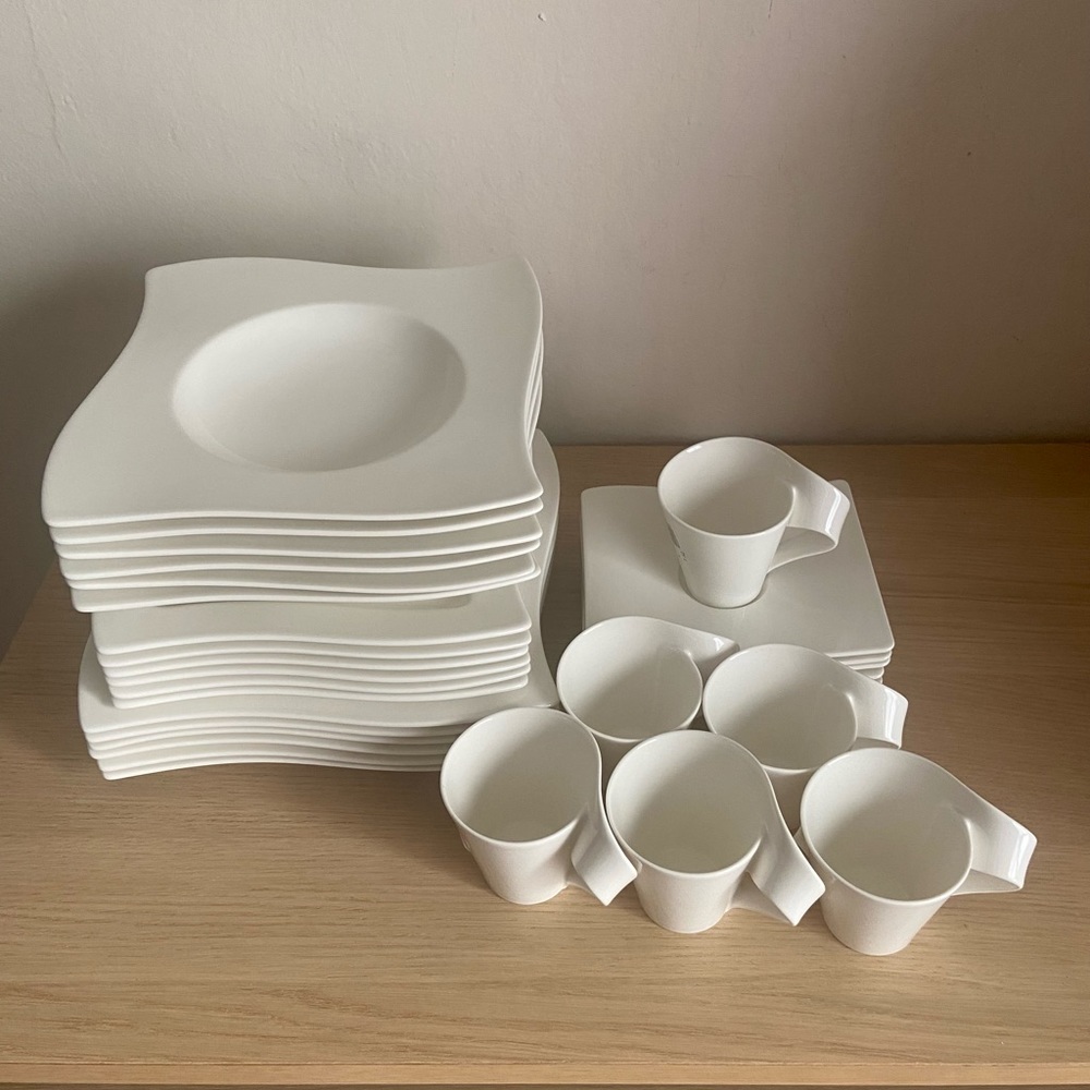 Villeroy  and Boch New Wave 30-Pc dinnerware set